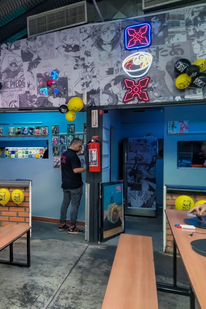 Otaku Roll Manga Maid Cafe