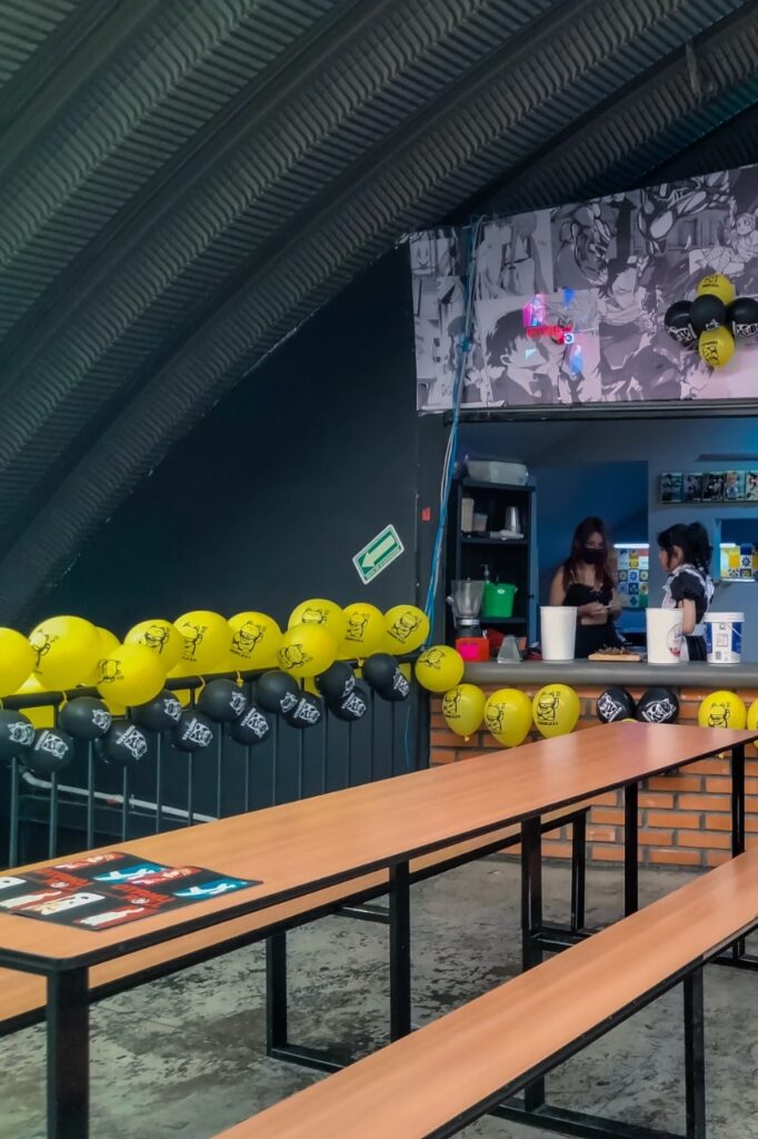 Otaku Roll Manga Maid Cafe