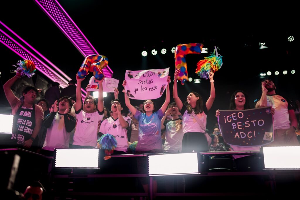 lla clausura 2023 r7 fans-Ingrid Muhlenbrock cortesia Riot Games